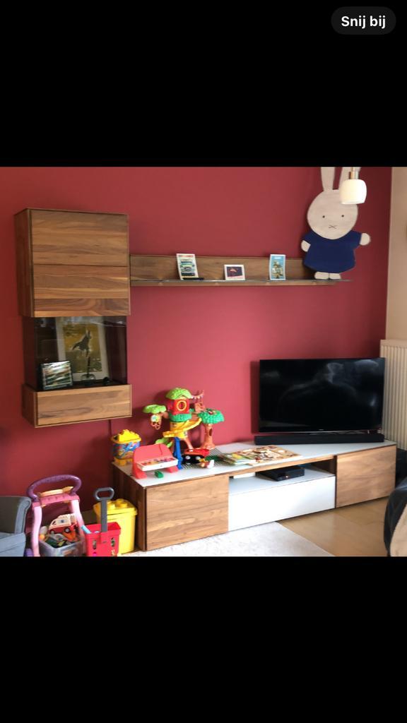 Elea 2 Hülsta tv meubel in massief notelaar, Huis en Inrichting, Kasten |Televisiemeubels, Zo goed als nieuw, 150 tot 200 cm, 200 cm of meer