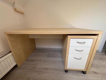MALM Bureau IKEA met ladekast op wielen, Huis en Inrichting, Bureaus, Ophalen, Gebruikt, Bureau