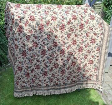 Oude brocante Gobelin sprei, plaid met bloemen