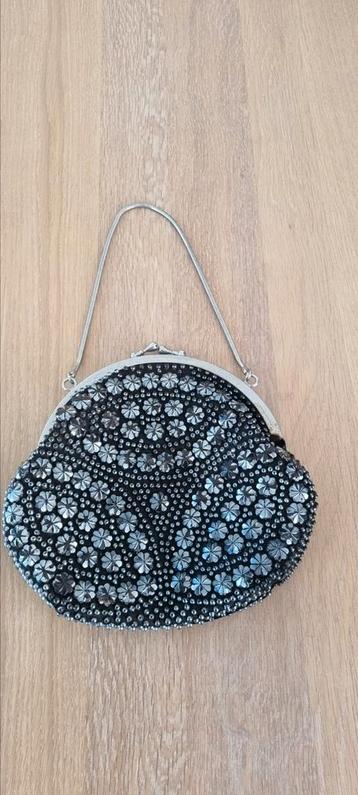 Handtasje  beschikbaar voor biedingen