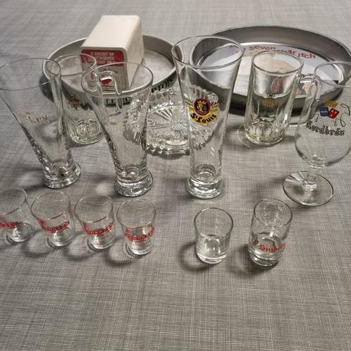 Lot - bierglazen - jeneverglaasjes - asbak - dienbladen, Verzamelen, Glas en Drinkglazen, Gebruikt, Bierglas, Ophalen