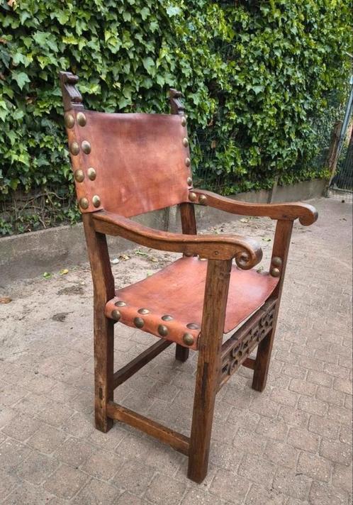 Prachtige Antieke Stoel Lederen Bekleding Met Koperen Nagels, Antiek en Kunst, Antiek | Meubels | Stoelen en Sofa's, Ophalen