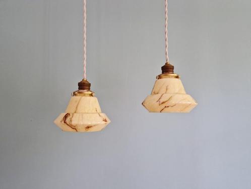 Paar Art Deco hangers in gemarmerd opaline, 1920-30, Antiek en Kunst, Antiek | Verlichting, Ophalen of Verzenden