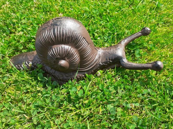 PRACHTIGE EN GROTE GEPATINEERDE GIETIJZEREN SLAK (laarzentre, Tuin en Terras, Tuinbeelden, Nieuw, Dierenbeeld, Overige materialen