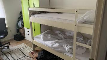Hoogwaardig tweepersoonsbed van echt hout  beschikbaar voor biedingen