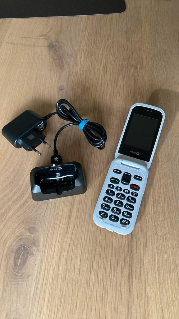 Doro 2404 Senioren telefoon/ Gsm 4G, Telecommunicatie, Overige Telecommunicatie, Zo goed als nieuw, Ophalen of Verzenden