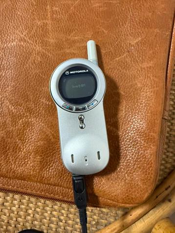 Motorola V70 avec chargeur originale, Télécoms, Modèle coulissant, Enlèvement ou Envoi, Clavier physique, Utilisé