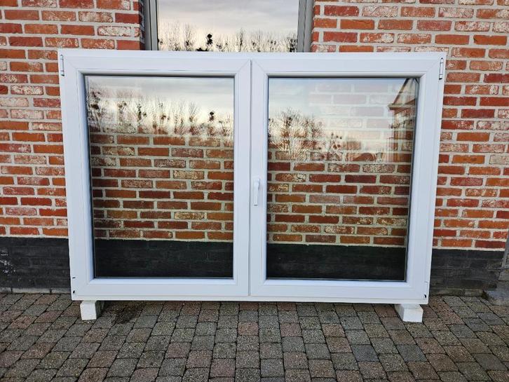 Meerdere Prachtige Pvc ramen, Doe-het-zelf en Bouw, Raamkozijnen en Schuifdeuren, Zo goed als nieuw, Raamkozijn, Kunststof, Inclusief glas