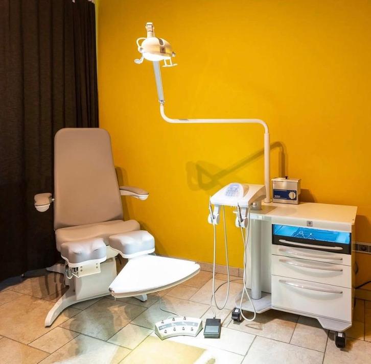 Inrichting pedicure - elektrische behandelstoel + unit, Elektronische apparatuur, Persoonlijke Verzorgingsapparatuur, Zo goed als nieuw