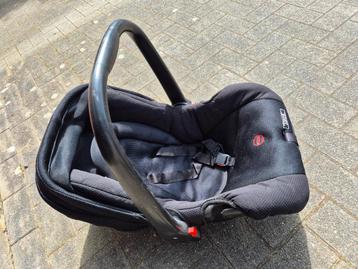 Draagbare autostoel, met zonnekap en accessoires beschikbaar voor biedingen