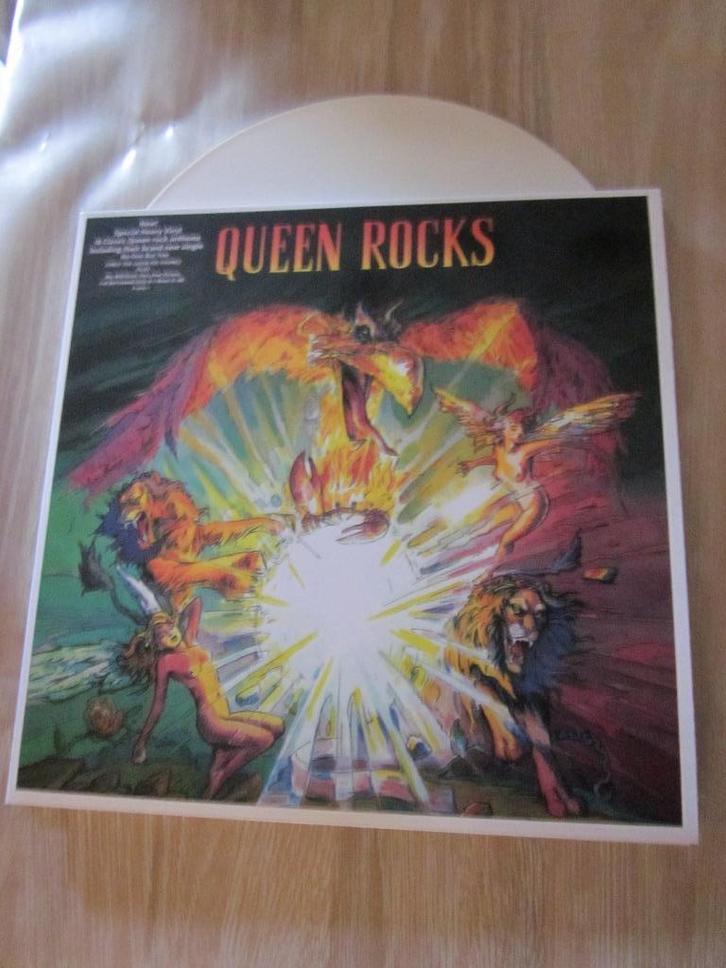 QUEEN - ROCKS (Color vinyl), Cd's en Dvd's, Vinyl | Rock, Zo goed als nieuw, Progressive, 12 inch, Ophalen of Verzenden