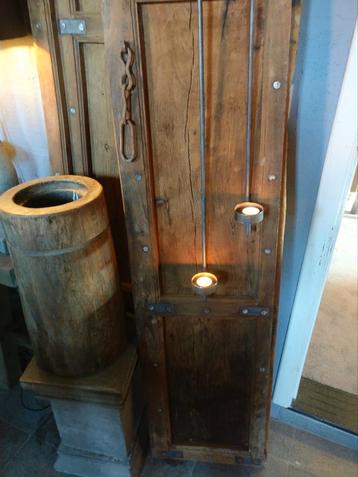 Landelijke houten schotten beschikbaar voor biedingen