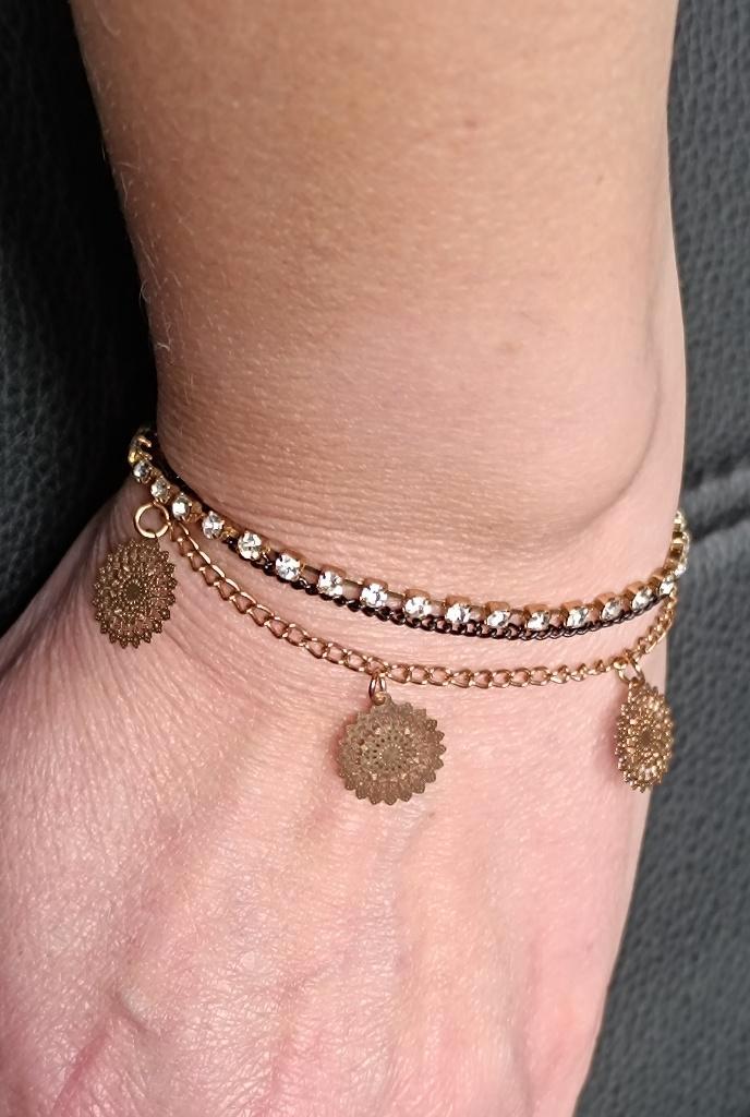 Enkelbandje van roestvrij staal met 3 kettingen . 😯, Handtassen en Accessoires, Armbanden, Nieuw, Staal, Zwart, Met bedels of kralen