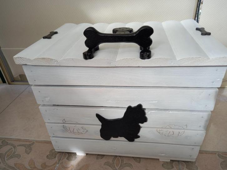 Coffre artisanal., Huis en Inrichting, Woonaccessoires | Kisten, Zo goed als nieuw, Minder dan 50 cm, Minder dan 50 cm, 50 tot 100 cm