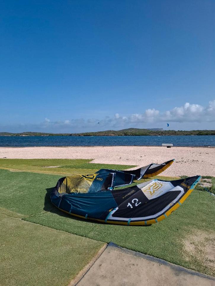 Xs pro aluula 12m kite only, Sports nautiques & Bateaux, Kitesurf, Comme neuf, Kite, 12 m², Pas de planche, Enlèvement