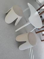 Kindertafel en twee krukken, Ophalen