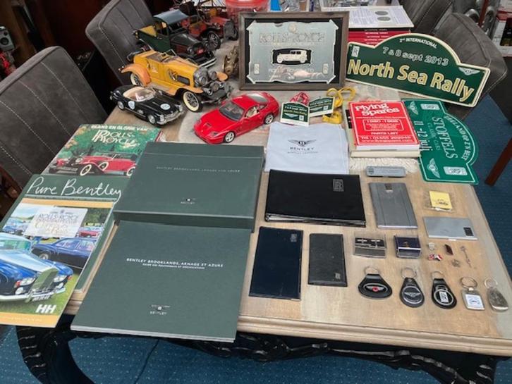 Oldtimer memorabilia o.a. Rolls Royce & Bentley, Autos : Divers, Autos divers Autre, Enlèvement ou Envoi