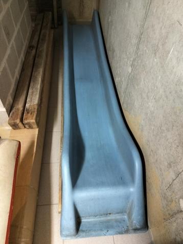 Peuterglijbaan in harde plastiek – blauw beschikbaar voor biedingen