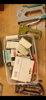 Nietmachines 3 stuks met doos nieten, Ophalen of Verzenden, Gebruikt