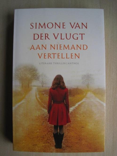 077 - Aan niemand vertellen - Simone van der Vlugt, Boeken, Thrillers, Zo goed als nieuw, Nederland, Ophalen of Verzenden