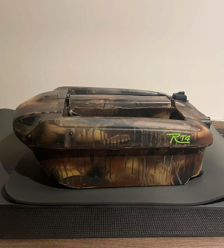 Carplounge rt4 v4 element voerboot, Collections, Articles de fumeurs, Briquets & Boîtes d'allumettes, Comme neuf, Enlèvement