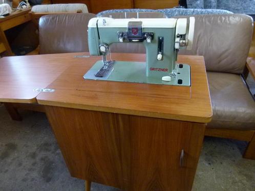 vintage naaimachine in kaste 1959 Gritzner, Verzamelen, Retro, Huis en Inrichting, Ophalen