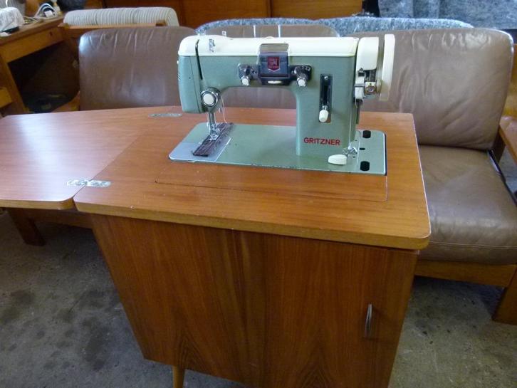 vintage naaimachine in kaste 1959 Gritzner, Verzamelen, Retro, Huis en Inrichting, Ophalen