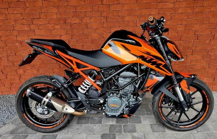 KTM Duke 125, Motoren, Motoren | KTM, Particulier, Naked bike, 11 kW of minder, 1 cilinder, Minimaal motorrijbewijs A1, ABS, LED Verlichting