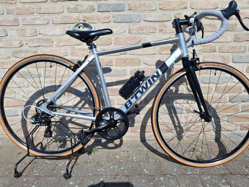 KINDERKOERSFIETS TRIBAN 100 S (145-160cm)volledig vernieuwd, Fietsen en Brommers, Fietsen | Jongens, Gebruikt, 26 inch of meer