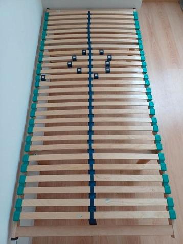 Lattenbodem met poten 90 x 200 beschikbaar voor biedingen