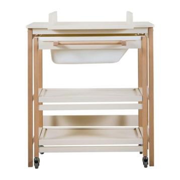 Luiertafel met badje beschikbaar voor biedingen