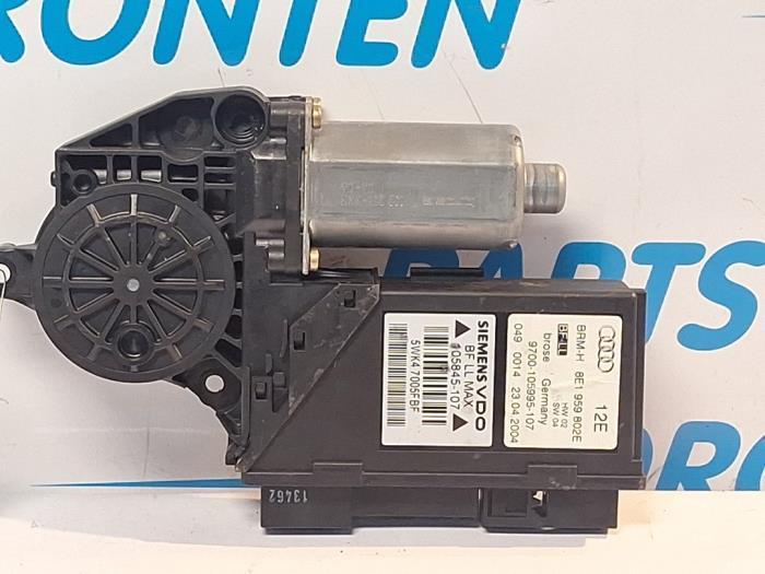 Moteur de vitre portière d'un Audi A4, Autos : Pièces & Accessoires, Carrosserie & Tôlerie, Audi, Utilisé, 3 mois de garantie