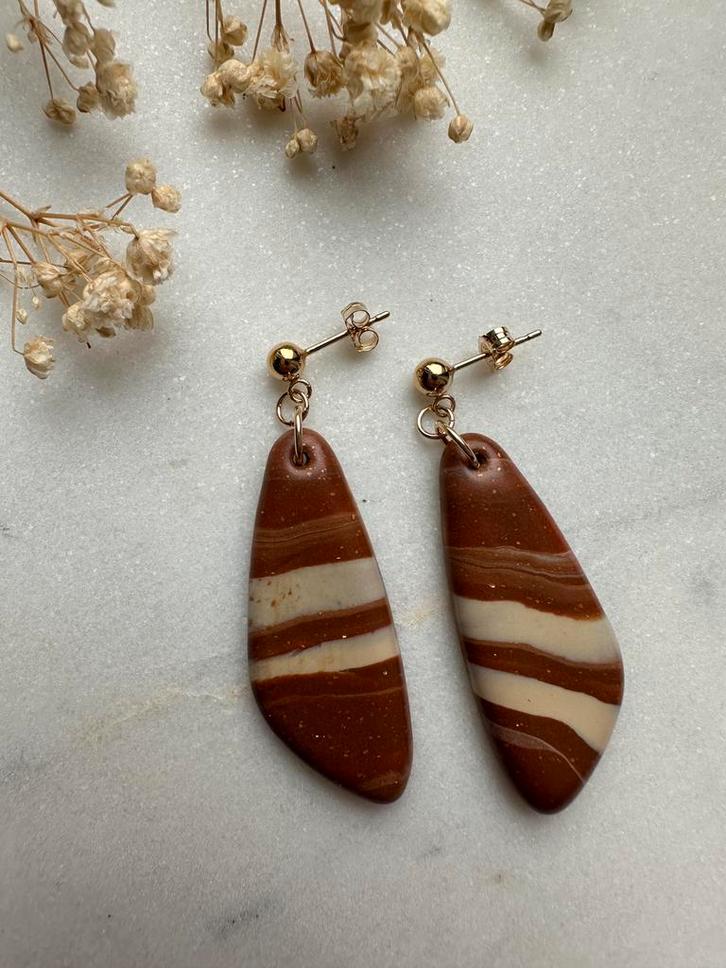 Oorbellen zelfgemaakt, Handtassen en Accessoires, Oorbellen, Nieuw, Hangers, Goud, Bruin, Ophalen of Verzenden