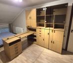Modulaire kastenwand met geïntegreerd bureau, Ophalen