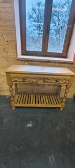 Console en bois massif avec tiroirs sculptés