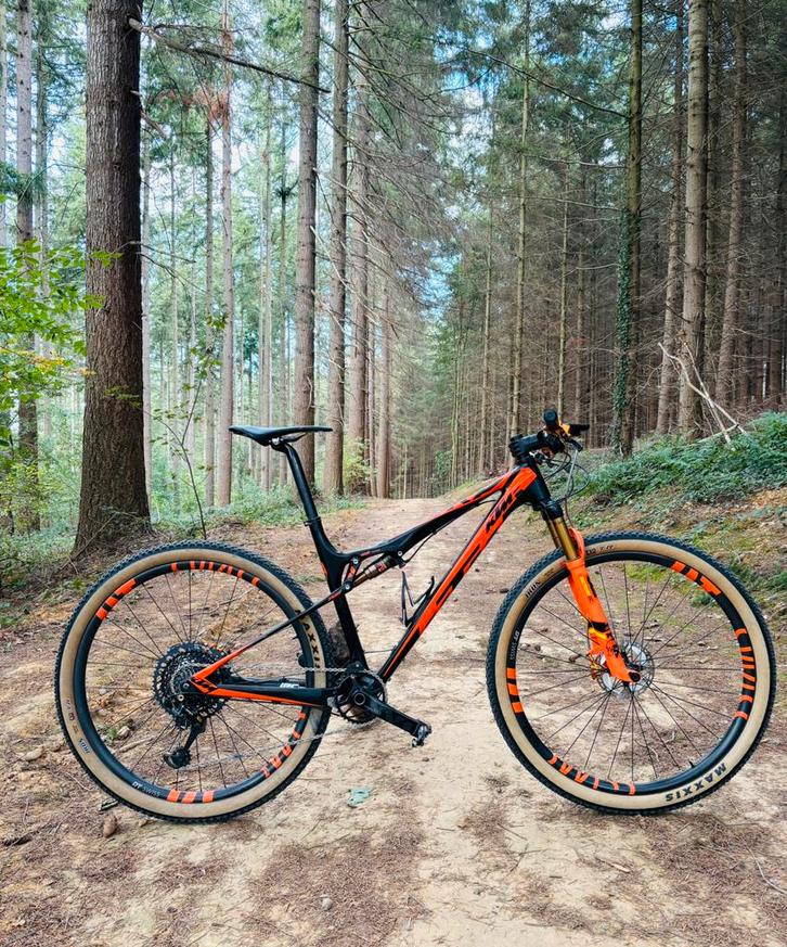 KTM SONIC maat L (volledig carbon), Fietsen en Brommers, Fietsen | Mountainbikes en ATB, Zo goed als nieuw, Ophalen