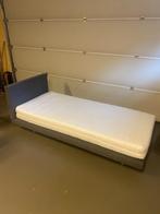 Eenpersoonsbed met matras, Grijs, 90 cm, Gebruikt, Stof
