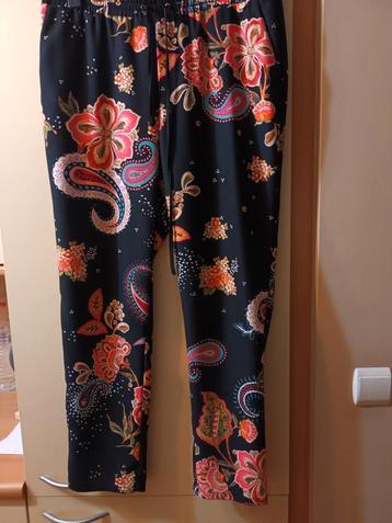 Nieuwe vlot vallende broek "LIU JO " n beschikbaar voor biedingen
