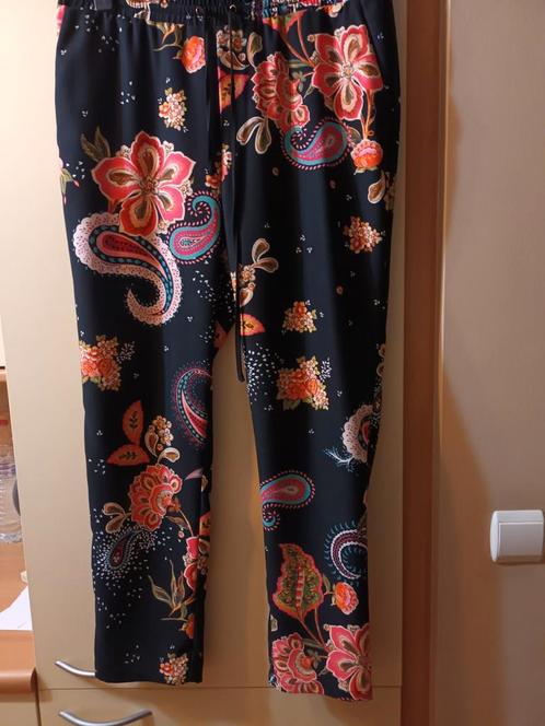 Nieuwe vlot vallende broek "LIU JO " n, Kleding | Dames, Broeken en Pantalons, Nieuw, Maat 46/48 (XL) of groter, Ophalen of Verzenden