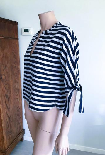  Zara Blouse-Top – Stijlvol Gestreept en Speels Oversized  beschikbaar voor biedingen