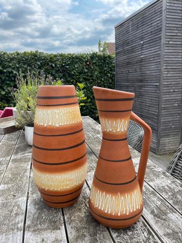 Vintage vazen beschikbaar voor biedingen