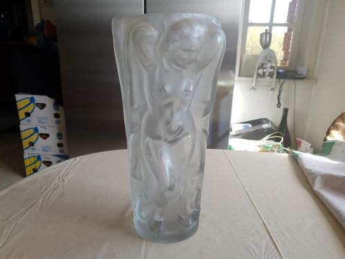 Vase en cristal unique avec deux statues de femmes nues. Le, Antiquités & Art, Antiquités | Verre & Cristal, Enlèvement