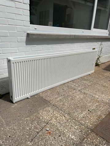 Radiateur 180x50, Neuf, Enlèvement, Haut rendement (HR), 150 cm ou plus