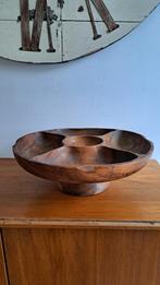 Mid-Century Hawaiian Koa, Enlèvement