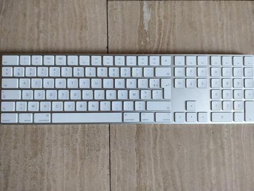 Mac Magic Keyboard met numeriek toetsenbord AZERTY, Computers en Software, Toetsenborden, Zo goed als nieuw, Azerty, Draadloos