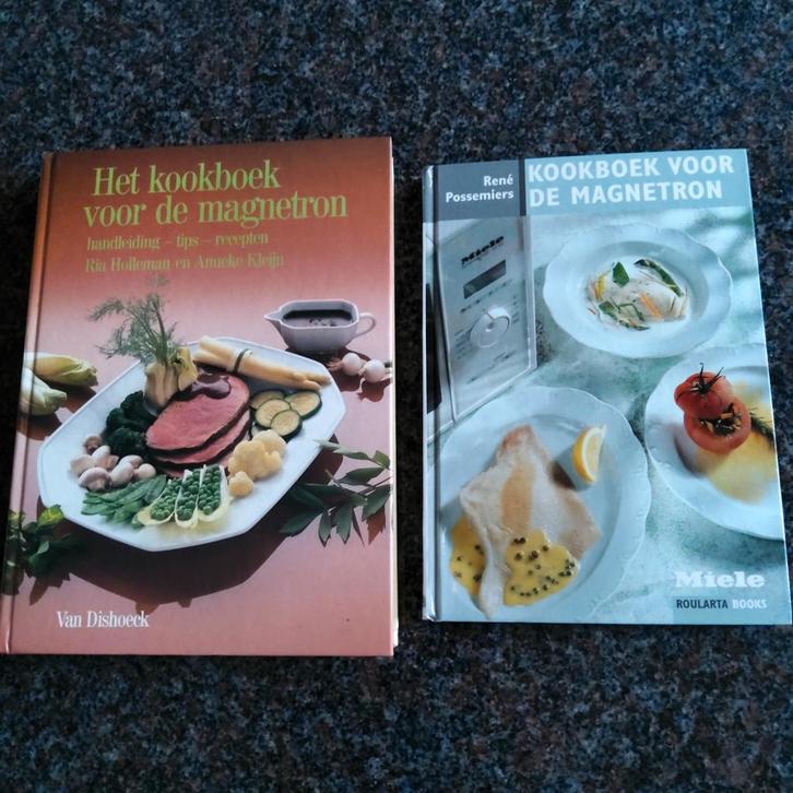 2 microglfoven- kookboeken., Boeken, Kookboeken, Zo goed als nieuw, Ophalen of Verzenden
