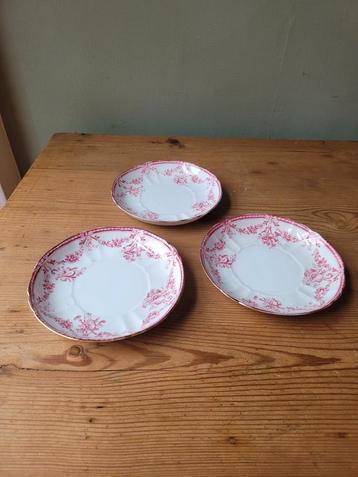 Set van 3 porseleinen borden „Louis XVI” van WWA & Co beschikbaar voor biedingen