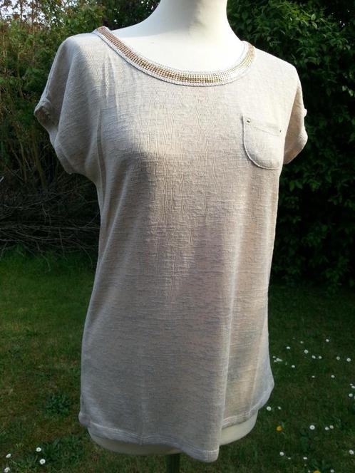 beige - bruin stretch t-shirt vast hals snoer goud Nieuw, Vêtements | Femmes, T-shirts, Neuf, Beige, Manches courtes, Enlèvement ou Envoi