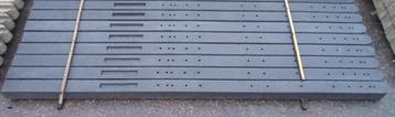 betonpalen schutting beton palen antraciet platen planken beschikbaar voor biedingen