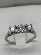 Gouden ring met 3 briljanten, Ophalen, Goud